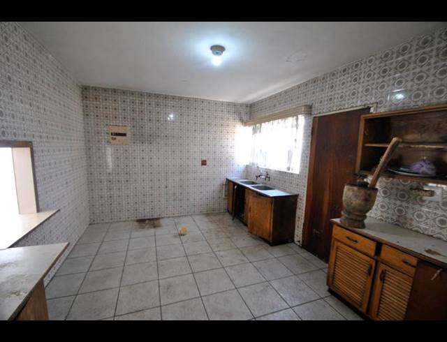 6 BEDROOM HOUSE FOR SALE IN REGENTS PARK